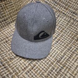 Mens Small/Medium Flex Fit Vintage Quicksilver Hat