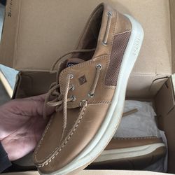 Sperry size 9