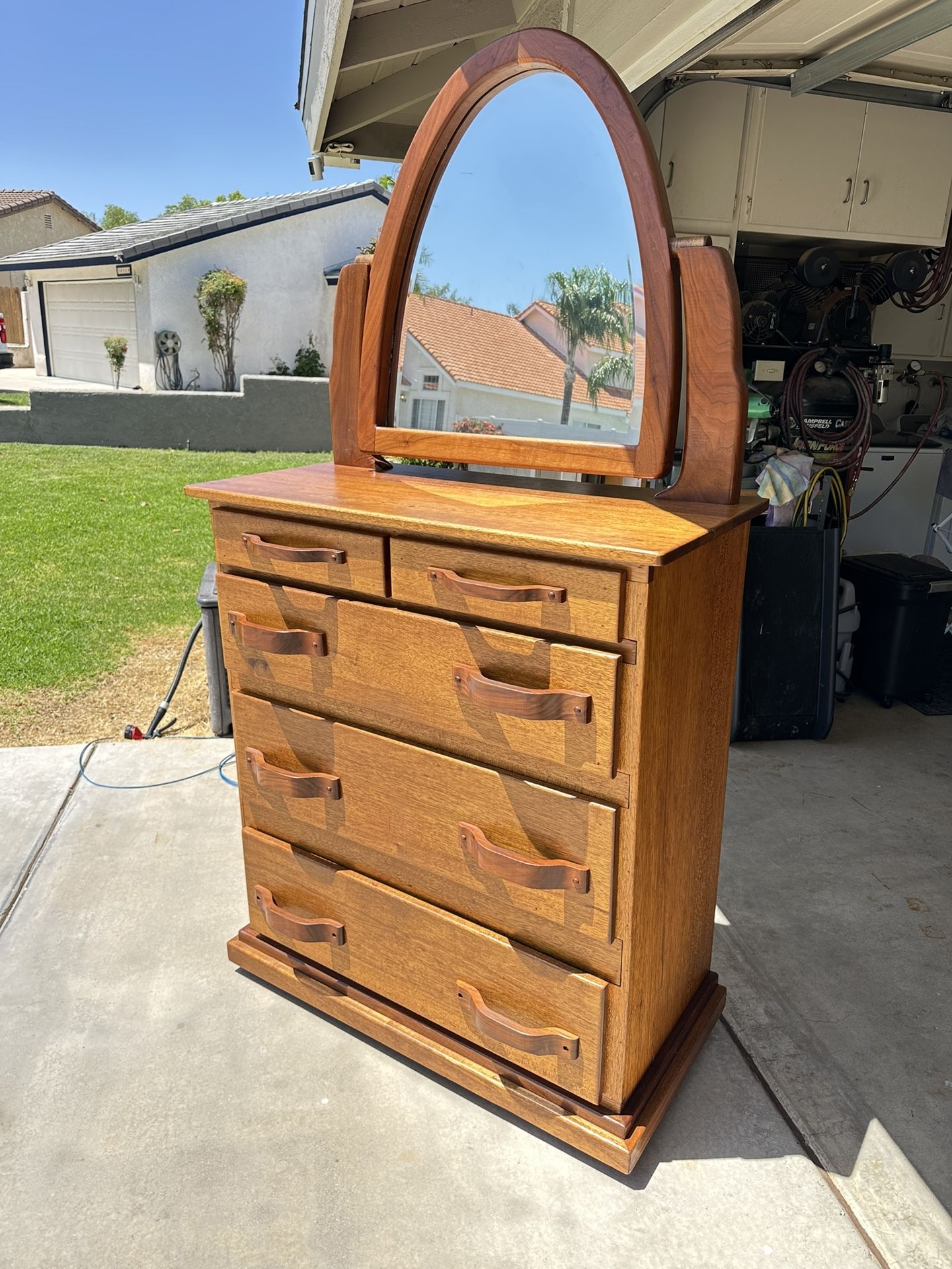 Dresser