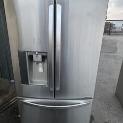 Lg Stainless Steel French Doors Refrigerator Fully Functional 