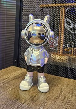 Small Astronaut Statue 