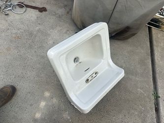 White Porcelain Wall-Mount Bathroom Sink