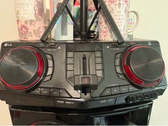 Speakers with  DJ set