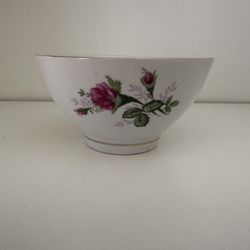 Porcelain White Bowl With Pink Roses