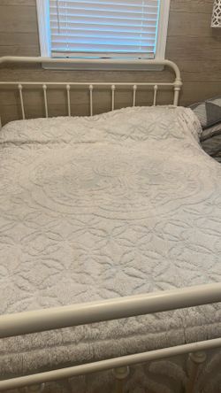 Vintage chenille bedspread