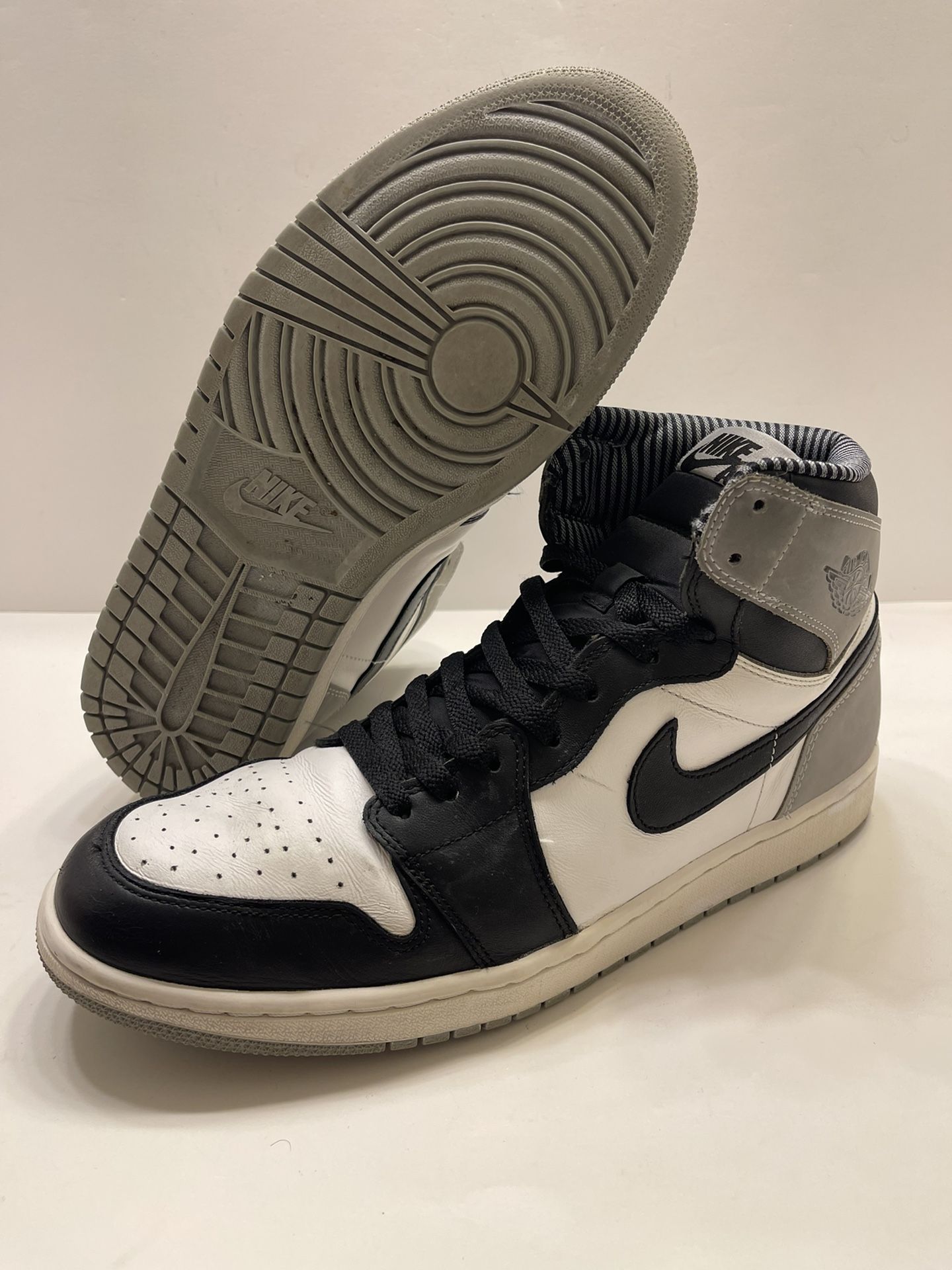 Jordan 1 Retro Barons Men\'s - 555088-104 - US Nike Air Jordan 1 Retro High OG Barons Size 13 Grey Black  main image 3