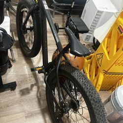 XC 00 Fat Tire Mountain Bike Like New