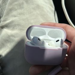 AirPod pros 2 with case