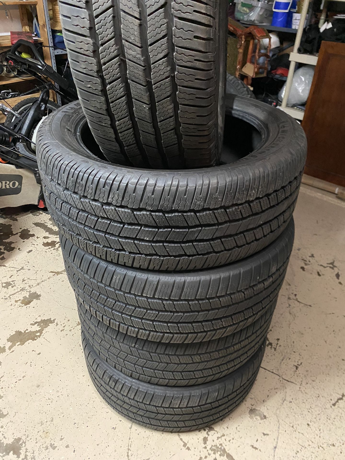285/45/22 Michelin Tires (5 Total) 