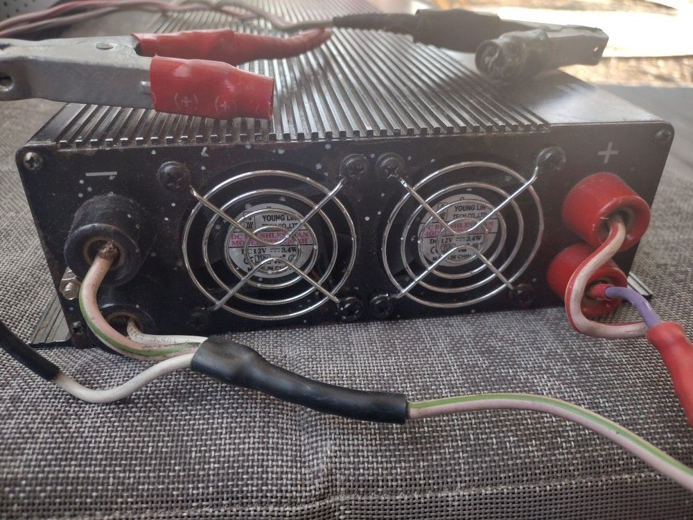 RoadPro DC to AC Power Inventer 2500W RPPI-2500W
