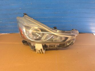 Prius v 2016 2017 2018 Headlight