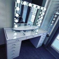 Hollywood vanity & Desk With Speaker’s 🔊$39 Down 