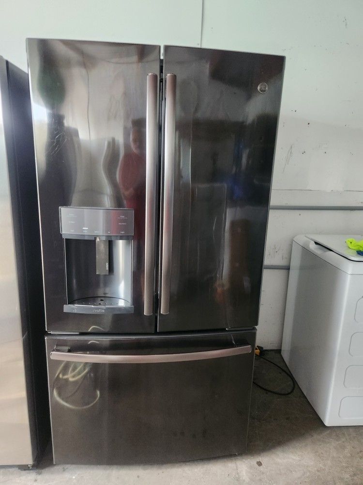 G/E 3 Doors Refrigerator 