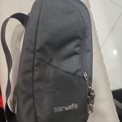 Pacsafe Vibe 150 2.5 Liter Anti Theft Sling Pack, Black