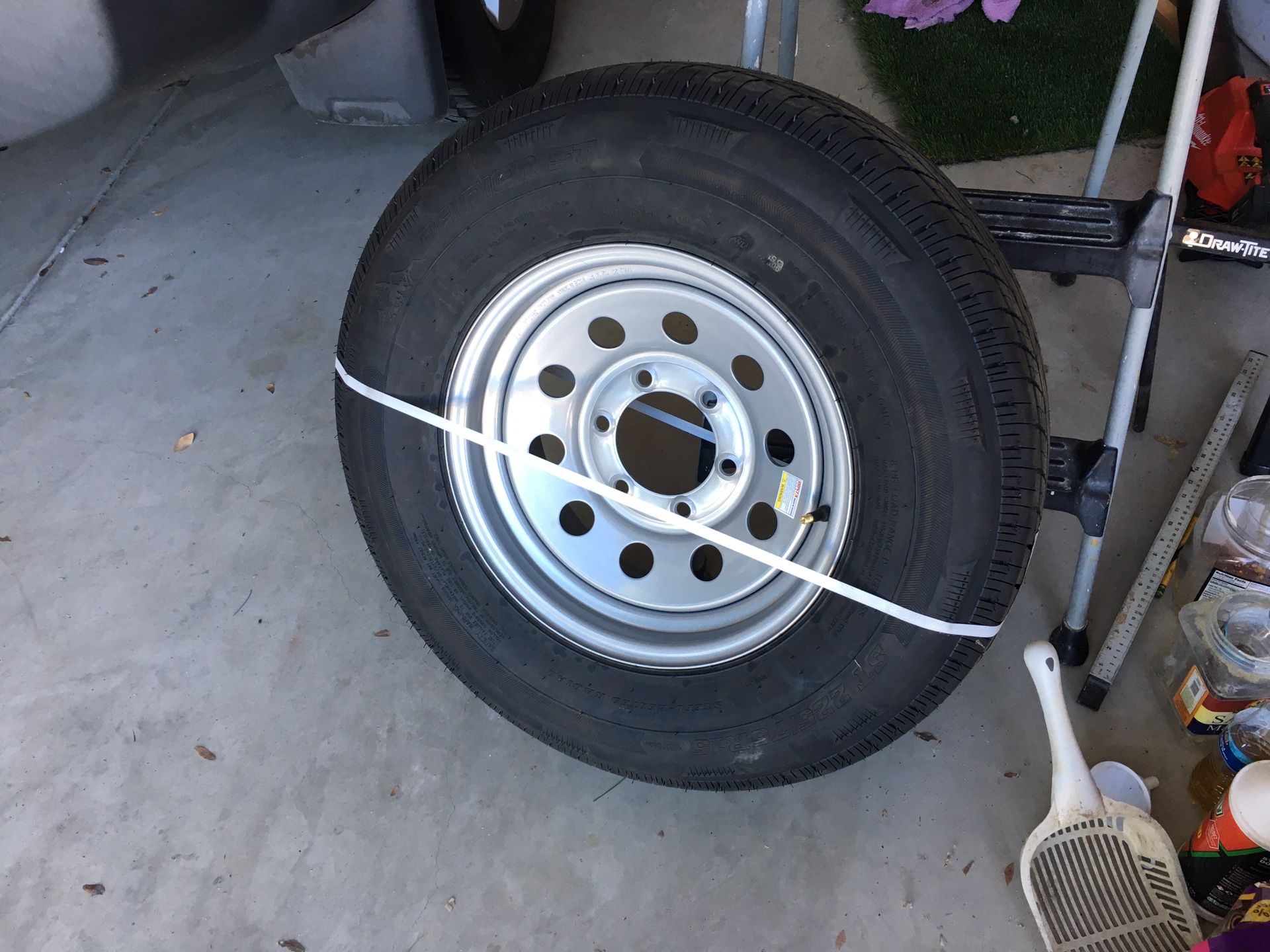 Trailer spare tire/rim 225/75R15. NEW