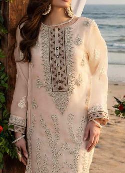 Pakistani Dress For Women 