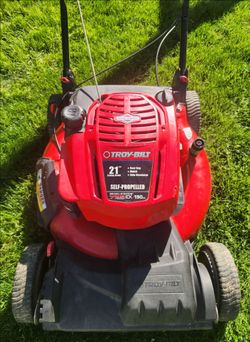 Troy-Bilt 21-Inch Self-Propelled Gas Lawn Mower