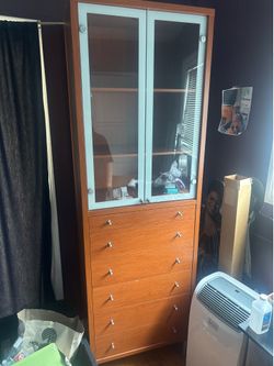 Display dresser
