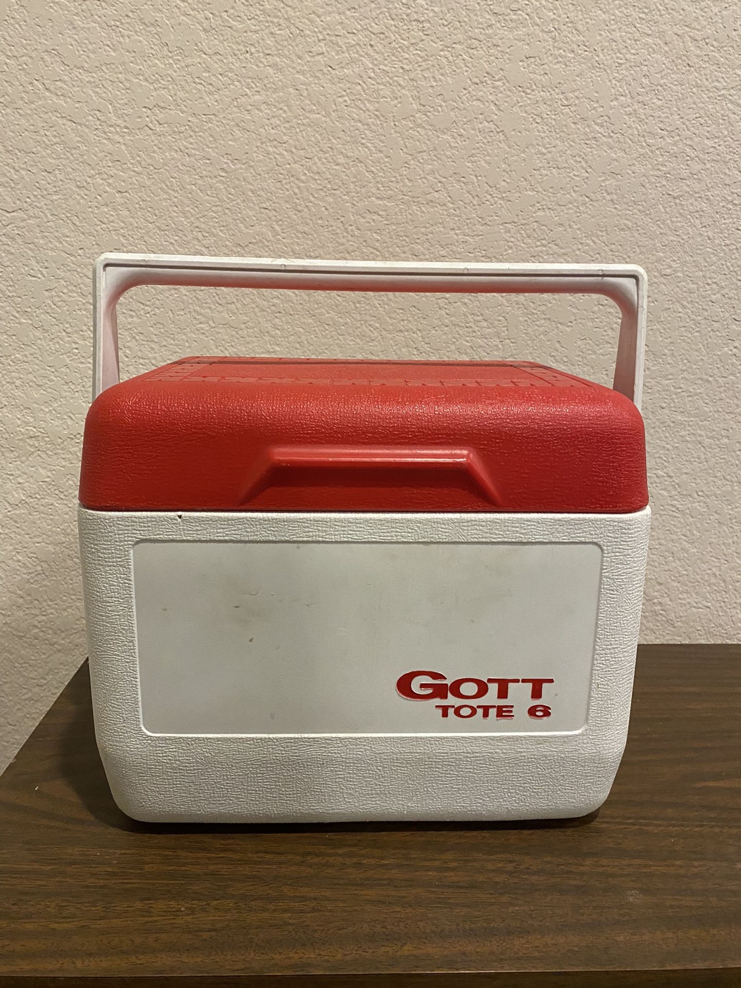 Vintage Gott Tote 6 Quart Cooler