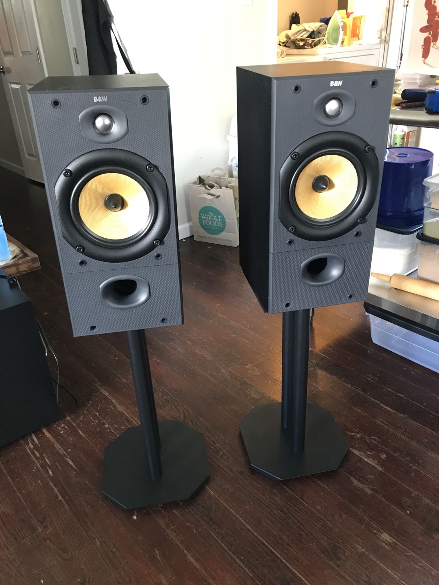 Bowers And Wilkens DM602 S2 - B&W bookshelf loudspeakers