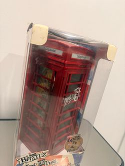 Bratz Pretty N' Punk Phone Booth Playset