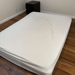 Queen mattress 