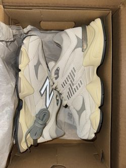 New Balance 9060 Sea Salt White/Grey Size 8M