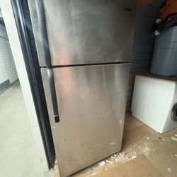 Frigidaire Fridge 