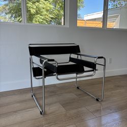Wassily Chrome Black Leather Lounge Chair