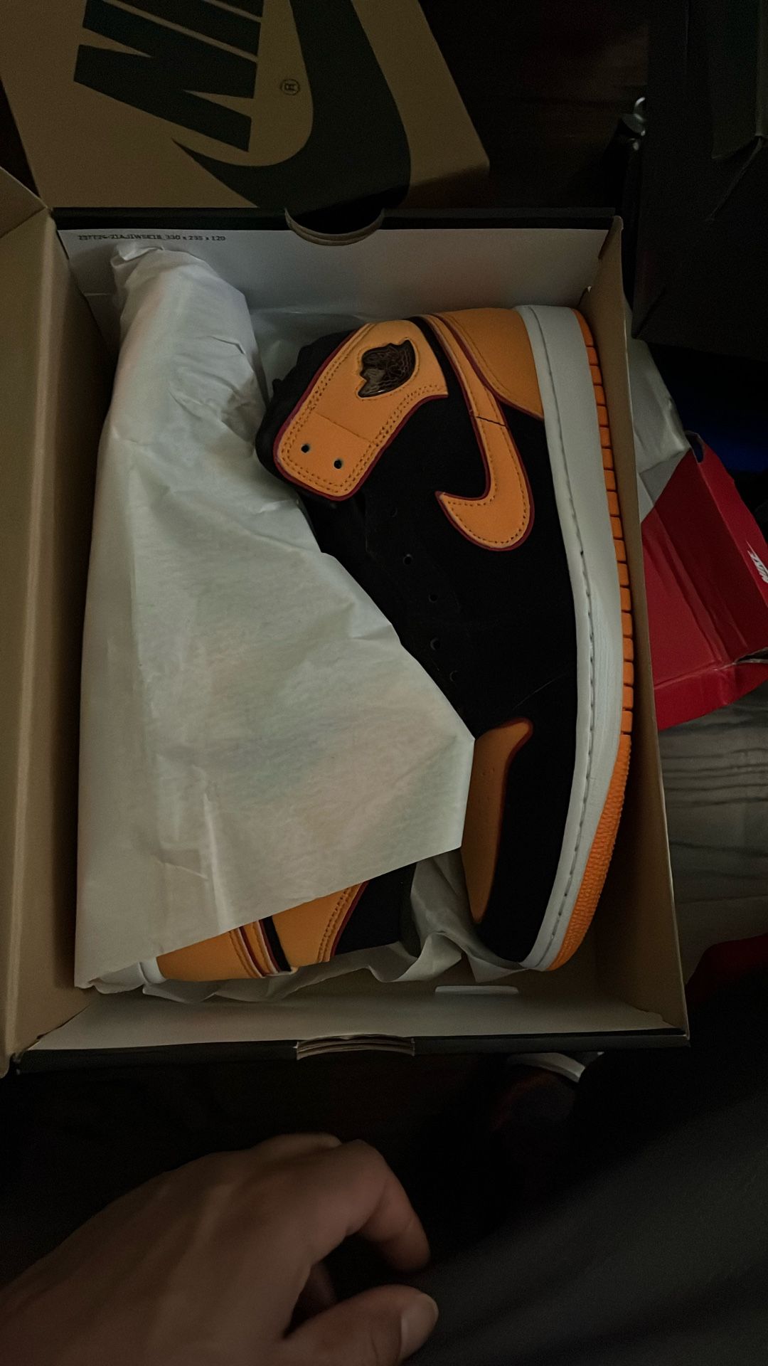 Air Jordan 1 Mid Fat Tongue Black Orange Exclusive Color Size 11.5 🔥🔥💧💧