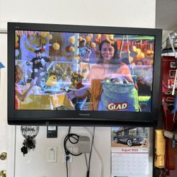 42 Inch Panasonic Plasma TV 