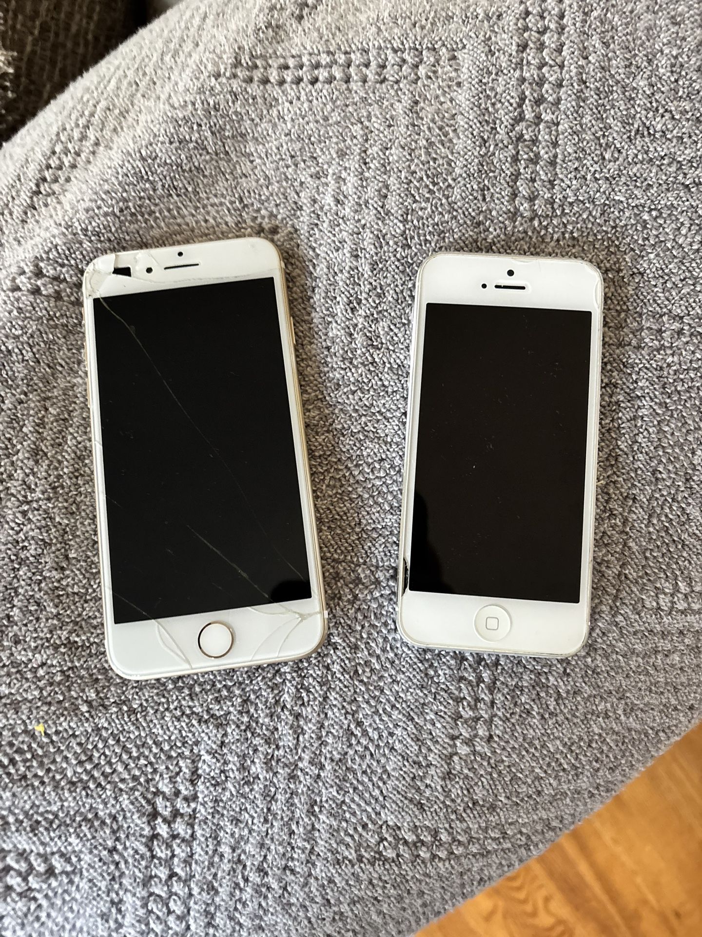 iPhone 5 And Iphone7 both are unlocked free of carrier and ready for.