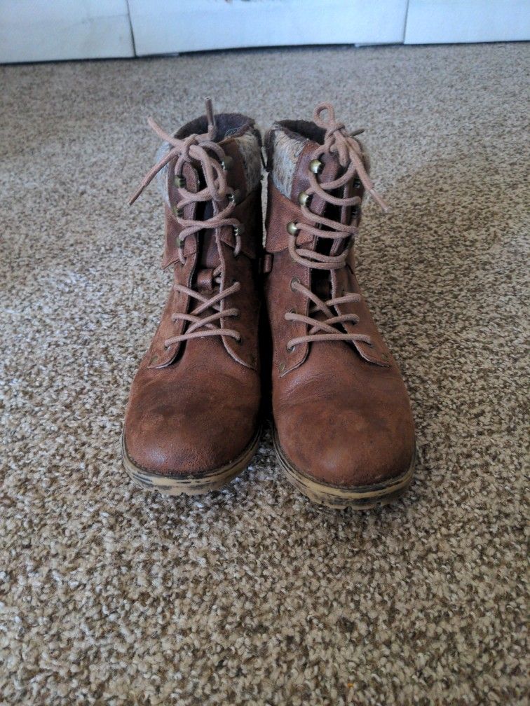 B52 Bullboxer Boots