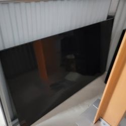 70” Flat Screen Vizio TV