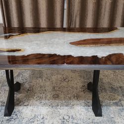 Resin Dinning table