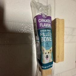 Two filled bones for dogs, 2.8-ounce each, grain-free, chicken-flavor, long-lasting