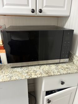 LG NeoChef Microwave