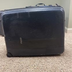 Large Hardcover/softcover Suitcases 