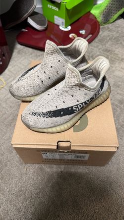 Kids Yezzy shoes