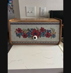 The Pioneer Woman Bread Box
