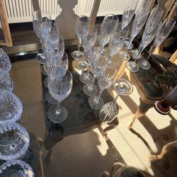18 Pieces Of Glassware 