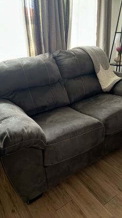 Couch set
