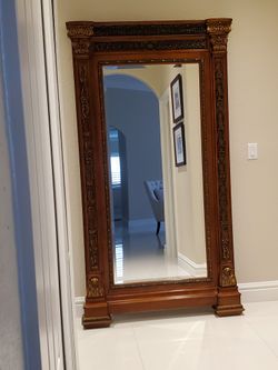 Beautiful Wall Mirror. 