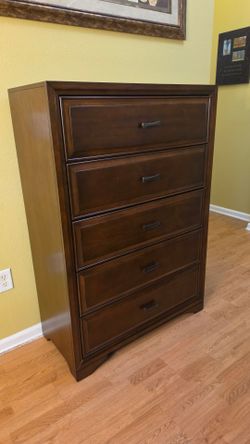 Sturdy and Sleek Brown 5-Drawer Chest  / Tall Dresser.