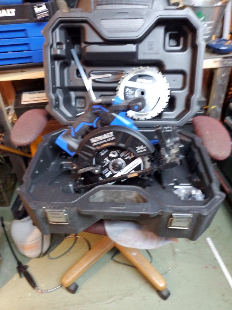 KOBALT XTR 24 VOLT 7 1/4 CIRCULAR SAW