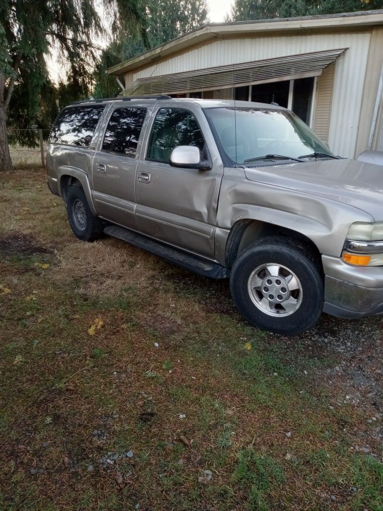 2003 Chevy Suburban Recommended As Parts Vehicle. 