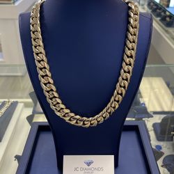 Chain Cubanlink 10k 24 LONG Inch 19 MM WIDE 