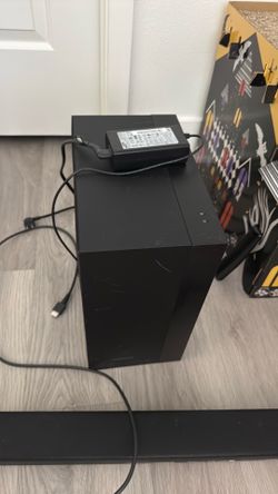 Samsung subwoofer and soundbar (remote included)