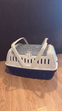 Small pet carrier