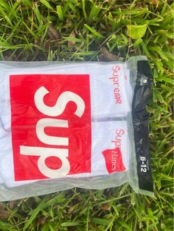 Supreme socks